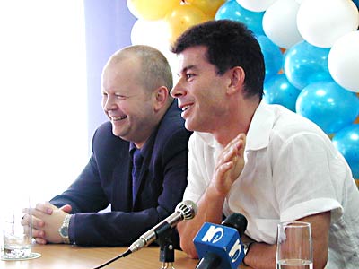 На фото: Генеральный директор ОАО "Балтика-Дон" Сергей Александрович Скориков и Олег Газманов